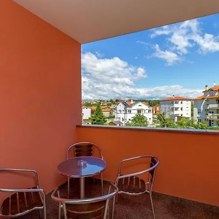 Apartamento For Up To Five Persons, Only 500m From The Medulin