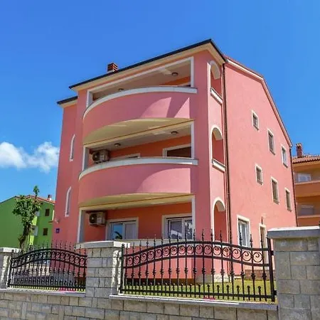 Apartamento For Up To Five Persons, Only 500m From The